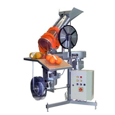 Máquina de embalaje de garlicos personalizada con bolsas de red, máquina de llenado de malla 2100 L X 900 W X 1290 H mm