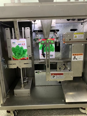Máquina de embalaje de bolsas de 1g-100g para frijoles fácil de operar y tamaño 48*120*175CM