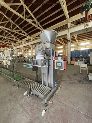 Máquina de embalaje en polvo de 25 kg para el llenado de productos químicos y alimentos en embalajes de bolsas de pie